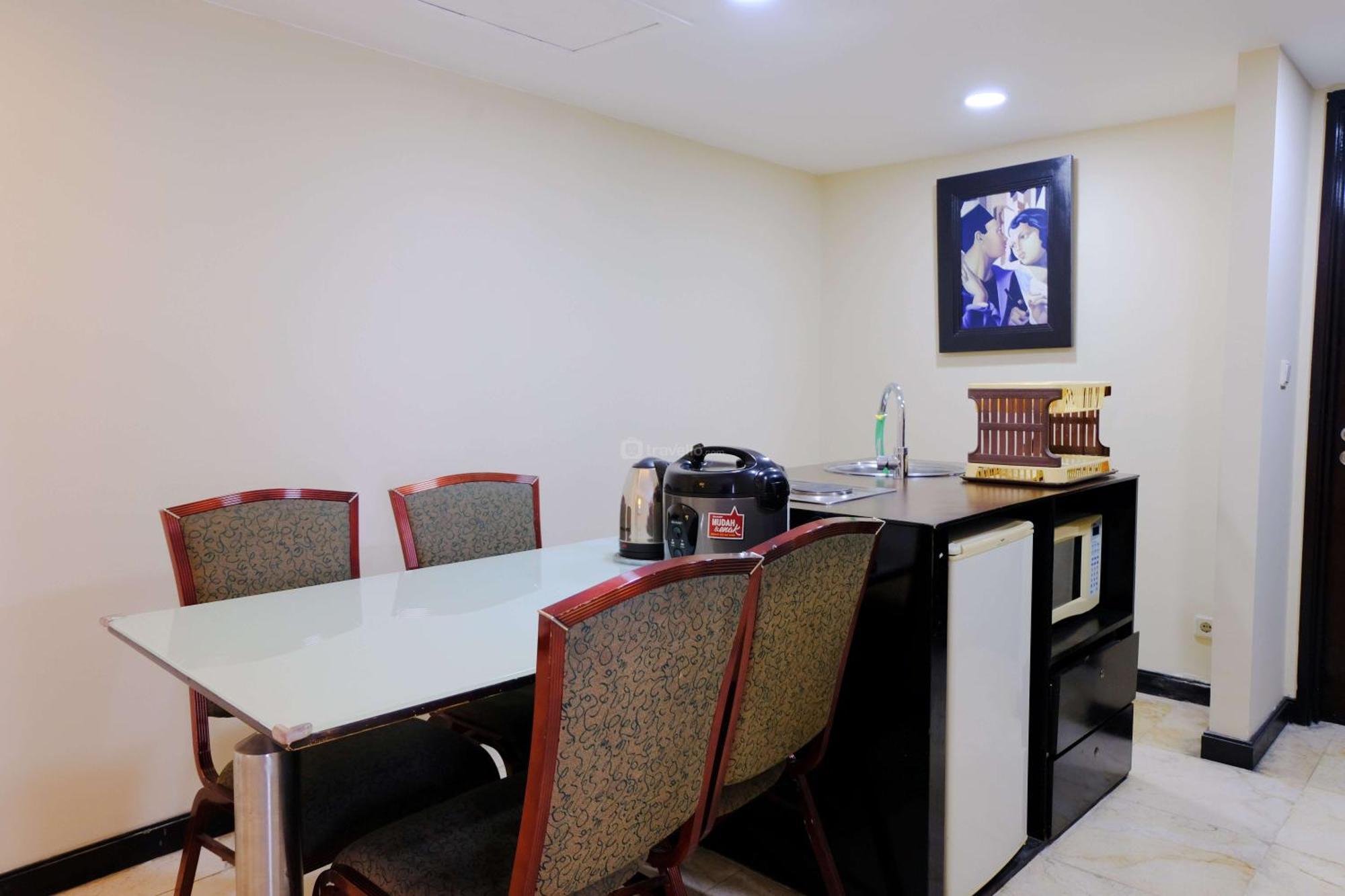 Strategic And Comfortable 2br At Braga Walk By Travelio